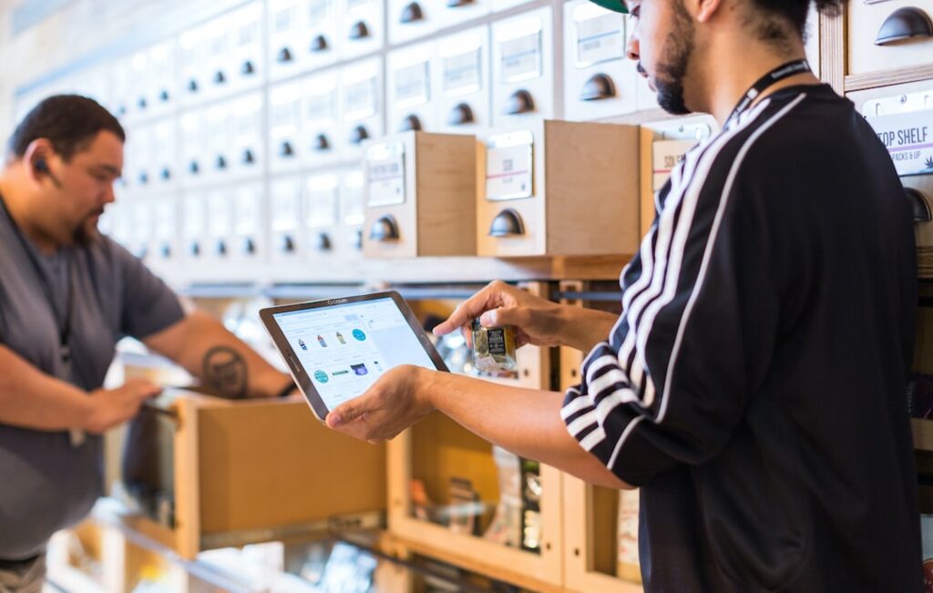 How to calculate reorder point